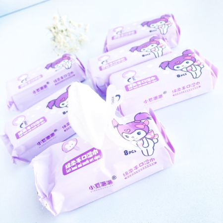 مینی دستمال مرطوب 8 عددی طرح کرومی و پاپیون