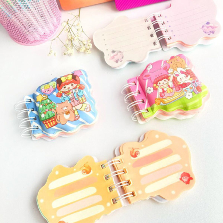 دفترچه سیمی جلد پفکی طرح دختر