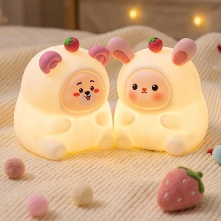 چراغ خواب سیلیکونی ضربه ای طرح خرس و توت فرنگی